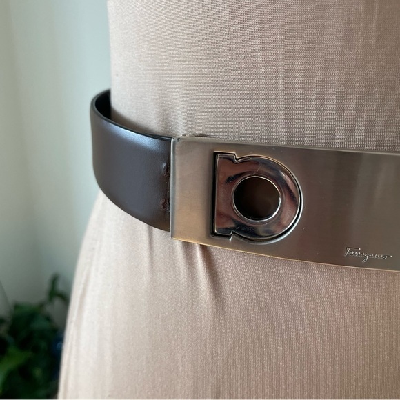 Salvatore Ferragamo Women’s Brown Skinny Leather Waist Gancio Logo Belt Size XS main image 4